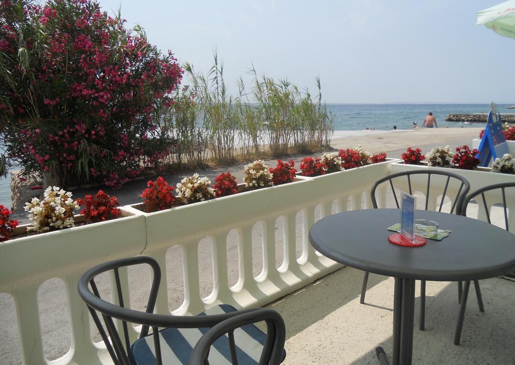 Bed And Breakfast Miramar Starigrad Paklenica Exterior photo